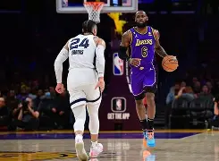 湖人NBA战胜孟菲斯灰熊詹姆斯关键三分(湖人险胜)